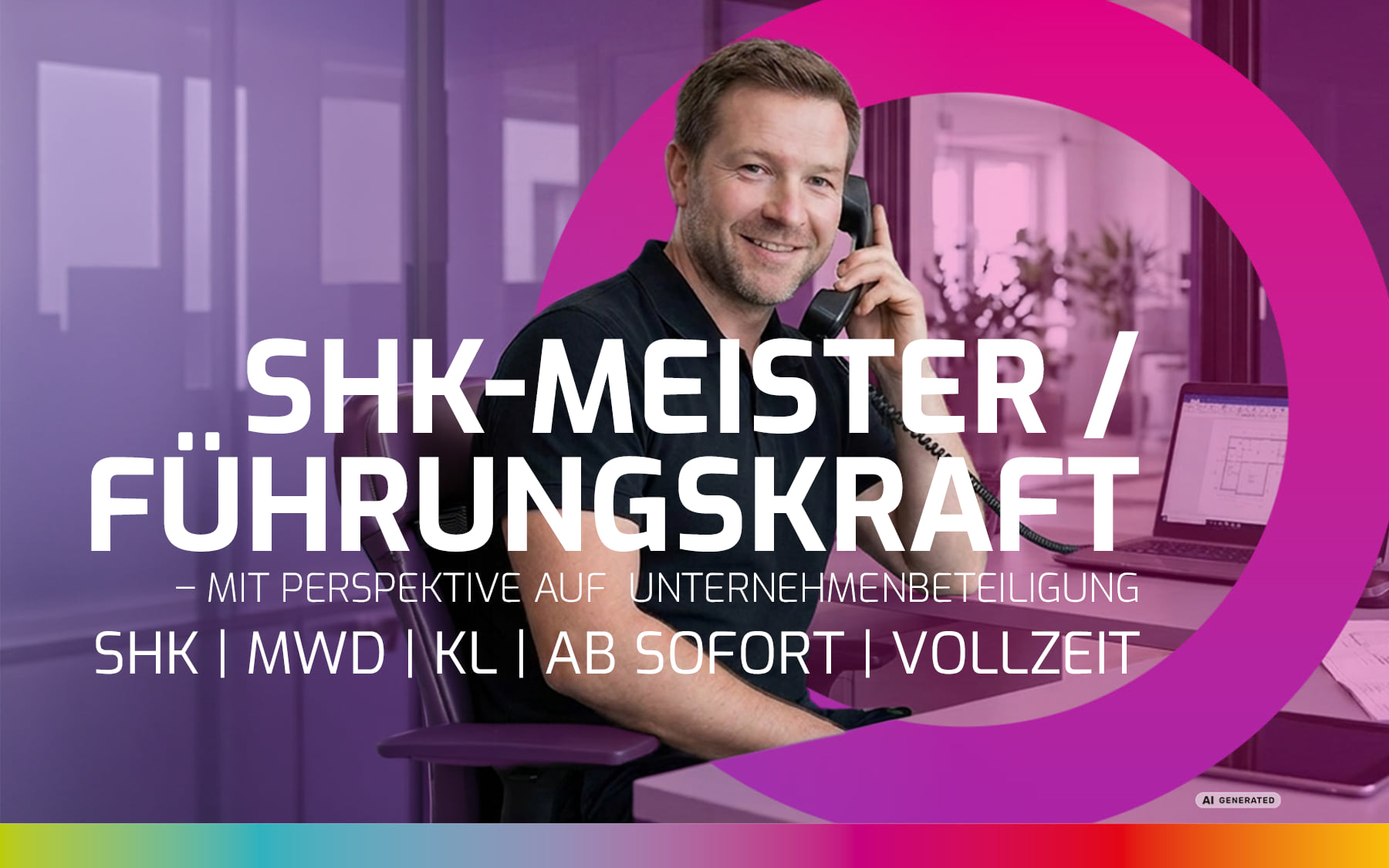 Ein Mann am Telefon sitzt an einem Schreibtisch mit einem Laptop. Farbige grafische Elemente im Hintergrund.